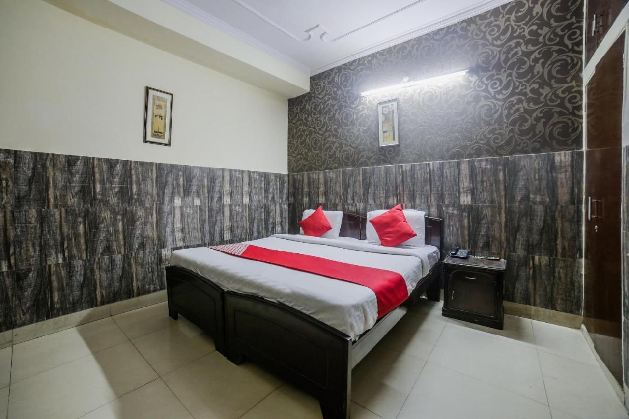 Oyo Downtown Inn Near Leisure Valley Park คูร์เคาน์ ภายนอก รูปภาพ